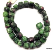 Ruby in Zoisite Handfaceted Faceted cubes 7 - 9 mm- 23 cms. Str.
